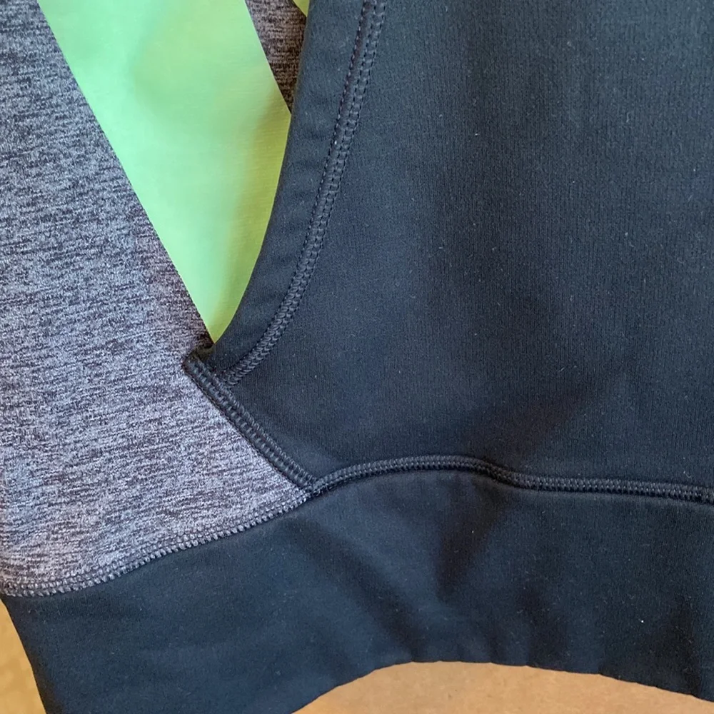 NWOT M Nike Womens therma fit hoodie M